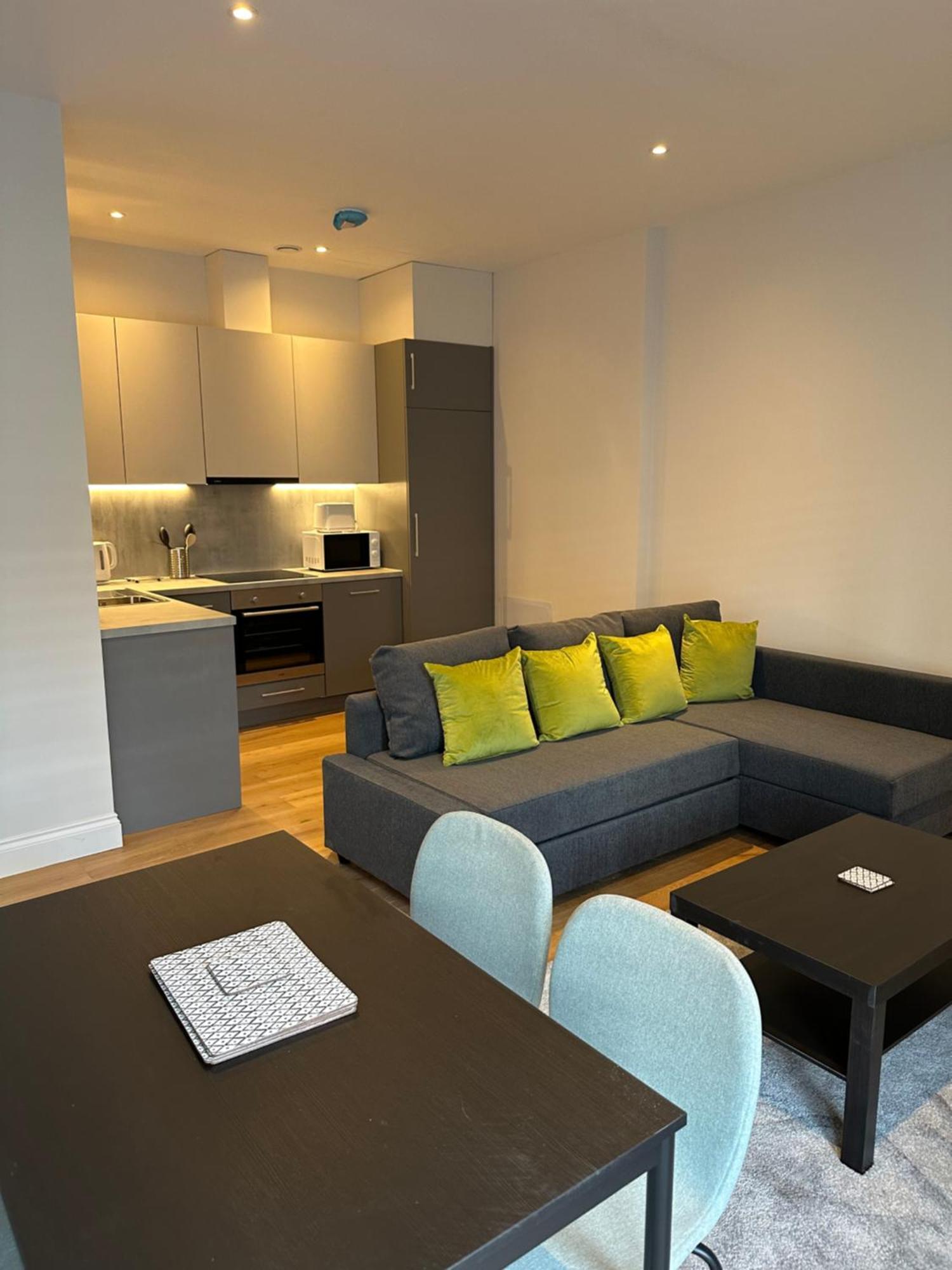 Winchester Street Apartments By Urban Abode Бэйсингсток Экстерьер фото