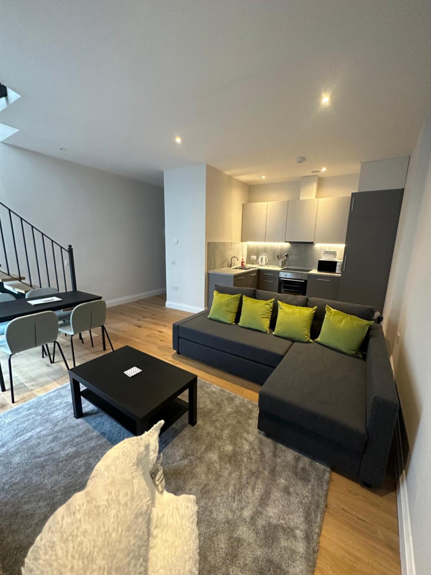 Winchester Street Apartments By Urban Abode Бэйсингсток Экстерьер фото